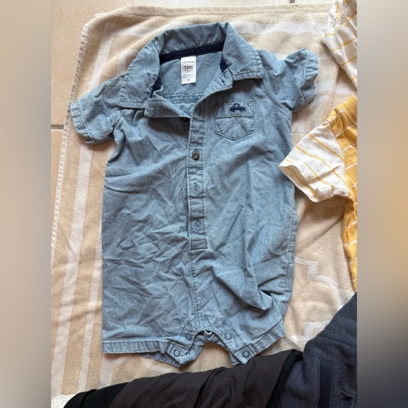 BIG BUNDLE OF BABY BOY CLOTHES & 3 SNEAKERS 9,12,18,24 MONTHS (28 total pieces) - Picture 6 of 16